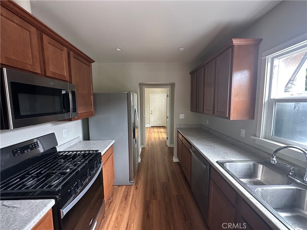 656 W 13th Street - Photo 13