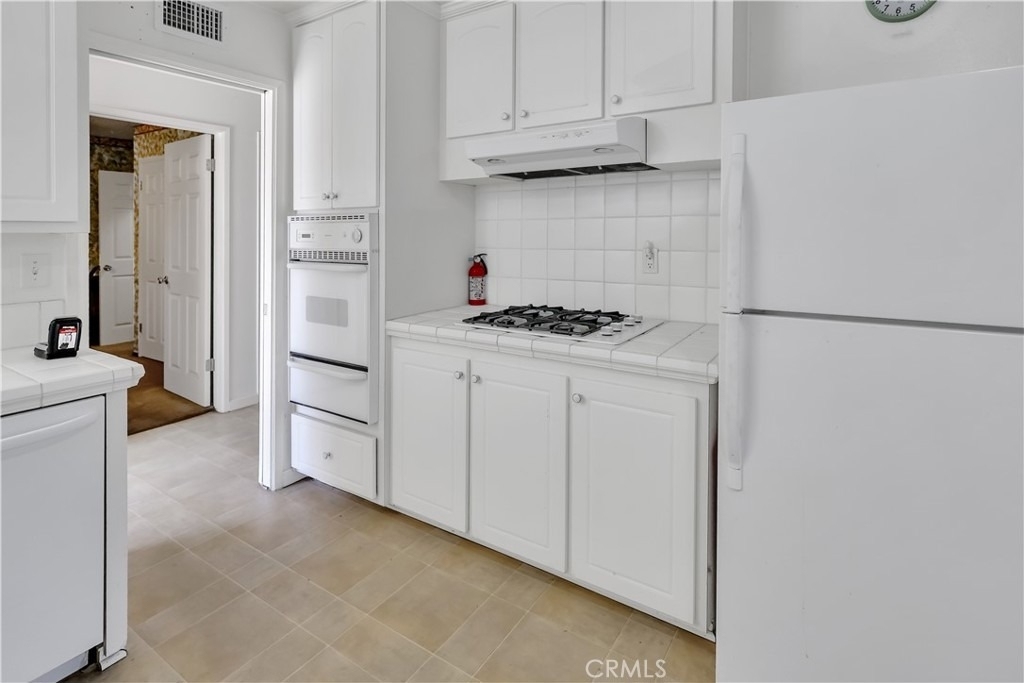518 N Carousel - Photo 8