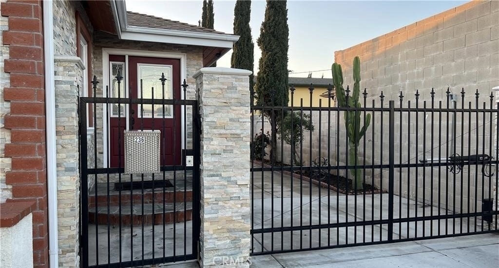 236 S Tustin Street - Photo 2