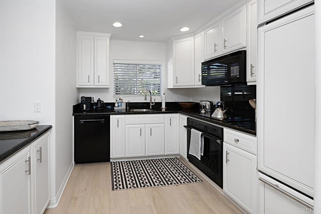 155 15th St - Photo 16