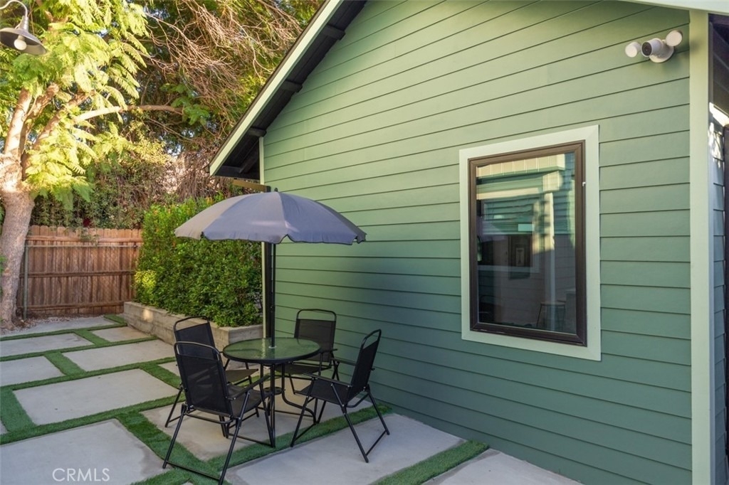4945 Stratford - Photo 1