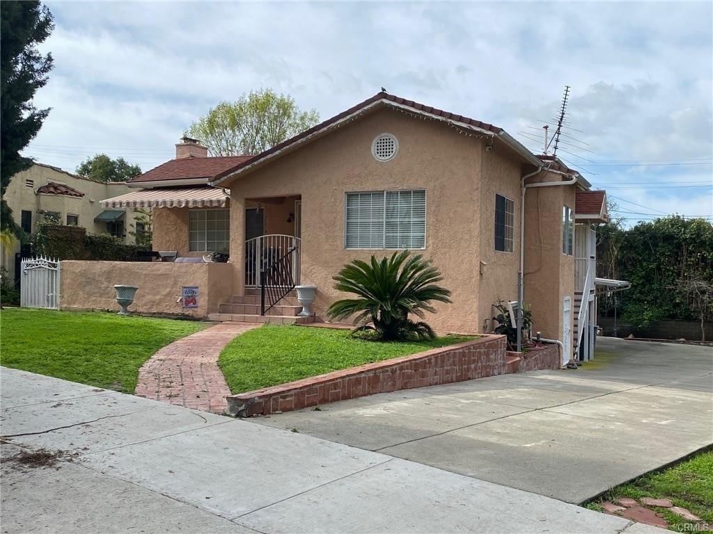1265 Oakridge Drive - Photo 0