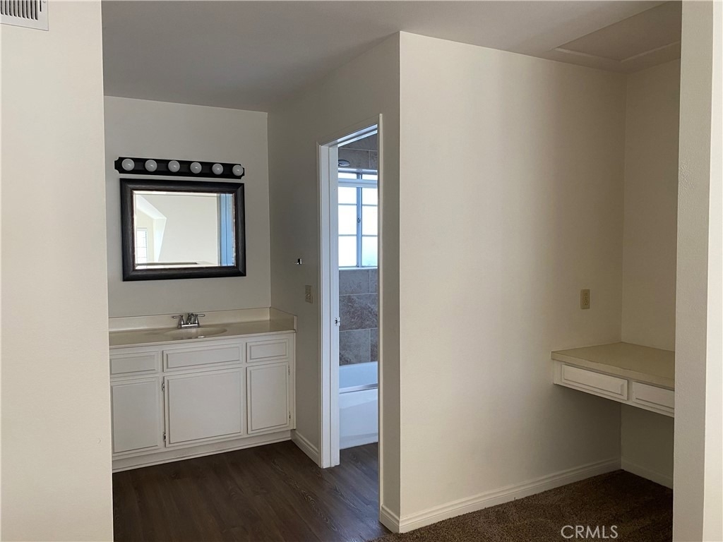 805 W. Grondahl - Photo 24