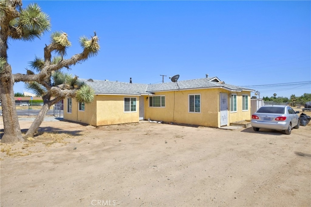 15990 Yucca Street - Photo 2