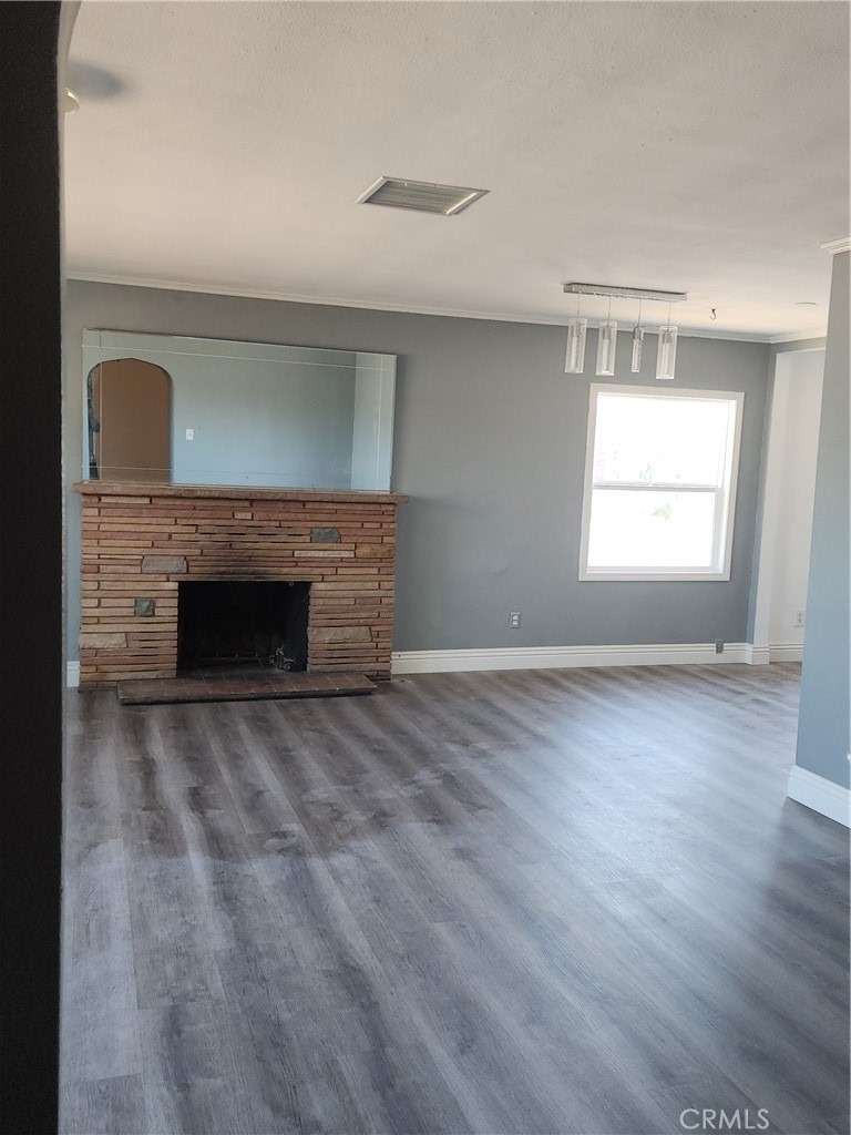 858 S Riverside - Photo 3