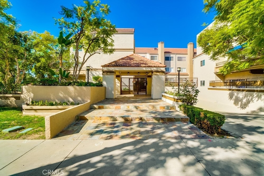 501 E Del Mar Boulevard - Photo 0