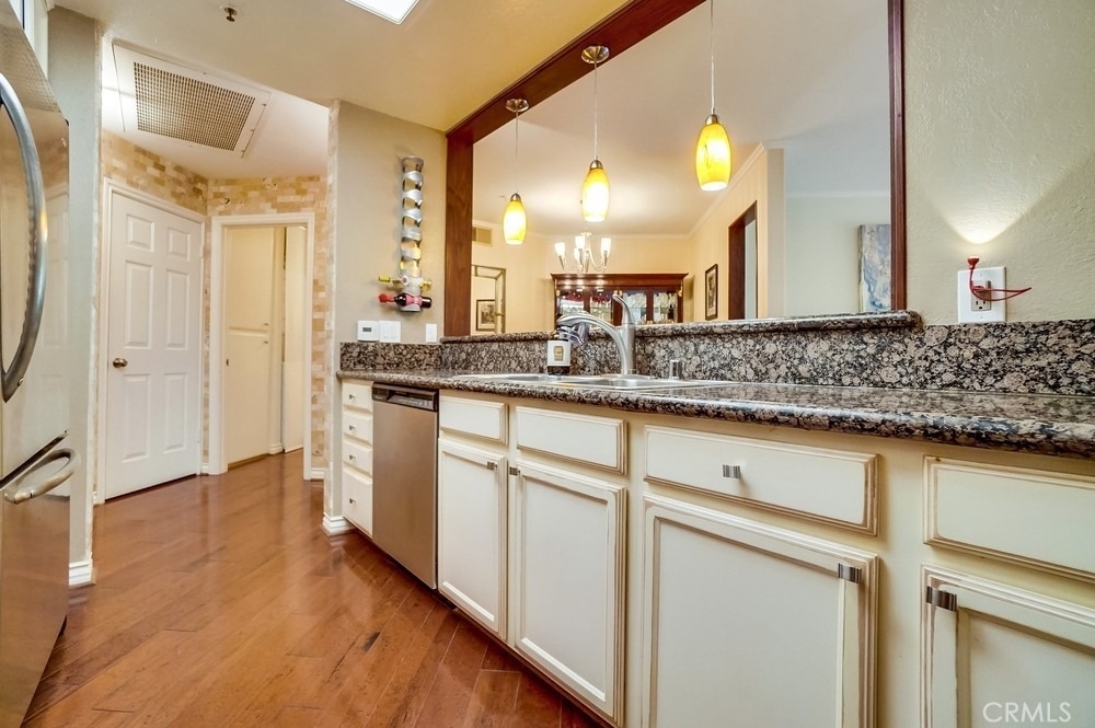 501 E Del Mar Boulevard - Photo 26