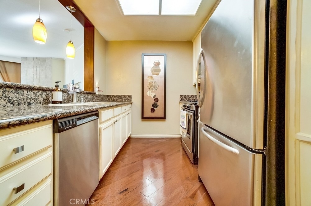 501 E Del Mar Boulevard - Photo 21