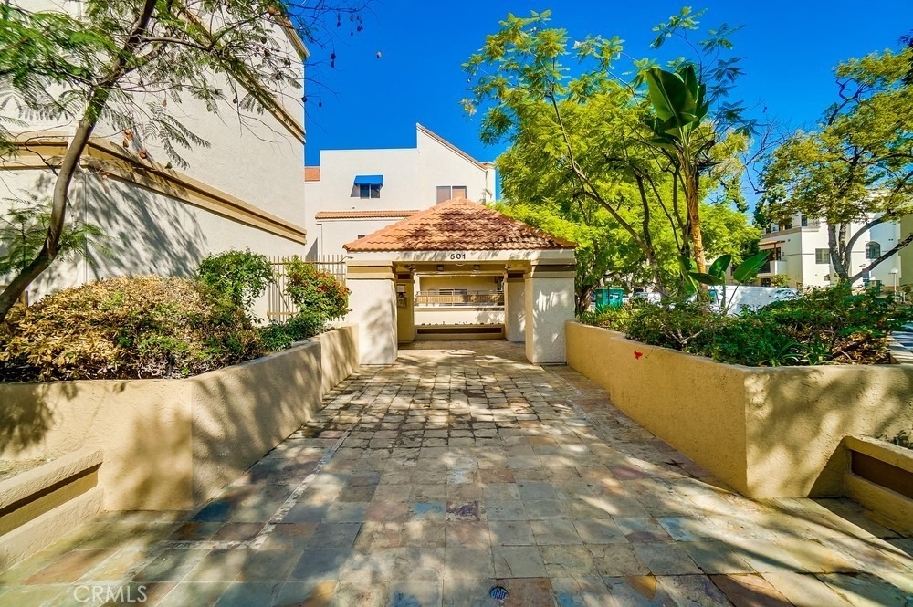 501 E Del Mar Boulevard - Photo 1