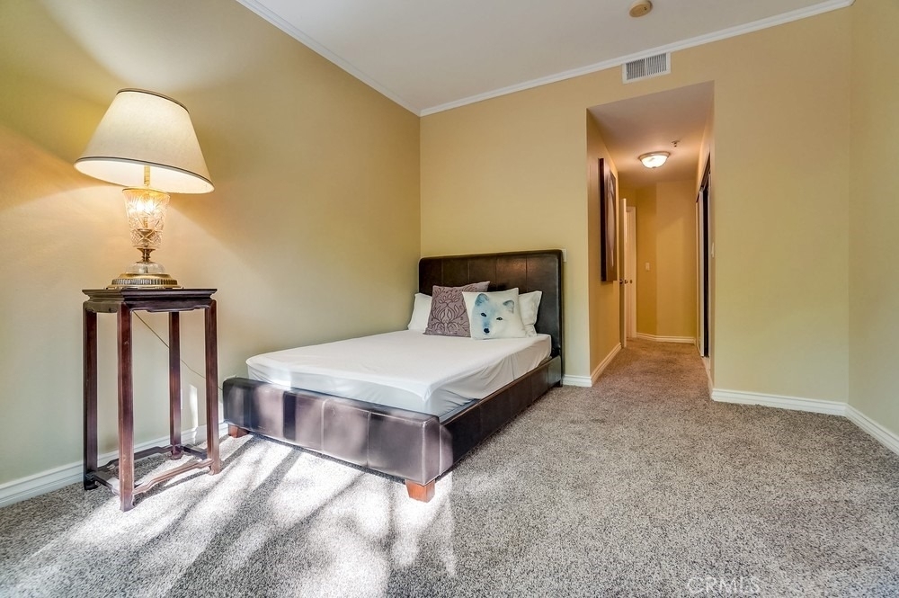 501 E Del Mar Boulevard - Photo 43