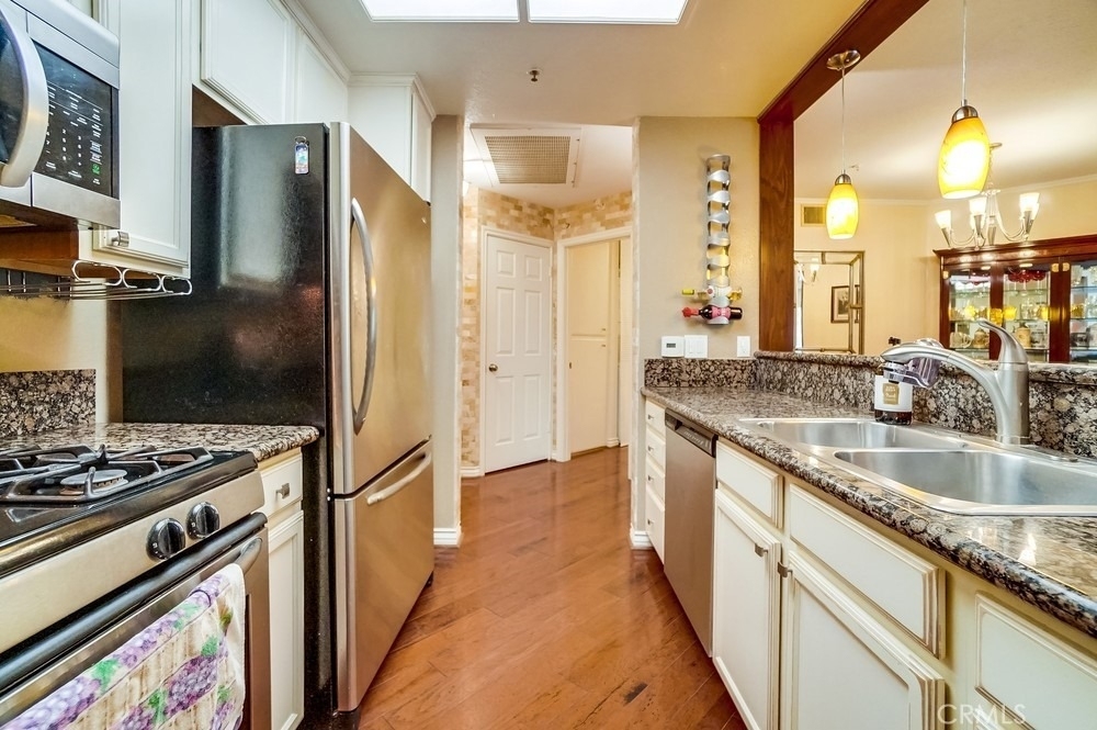 501 E Del Mar Boulevard - Photo 25