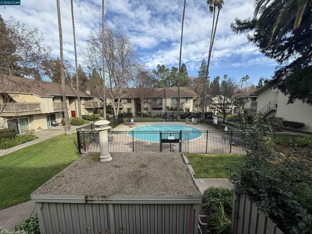 2564 Walnut Blvd - Photo 5