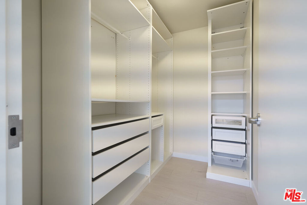 1100 S Hope Street - Photo 17