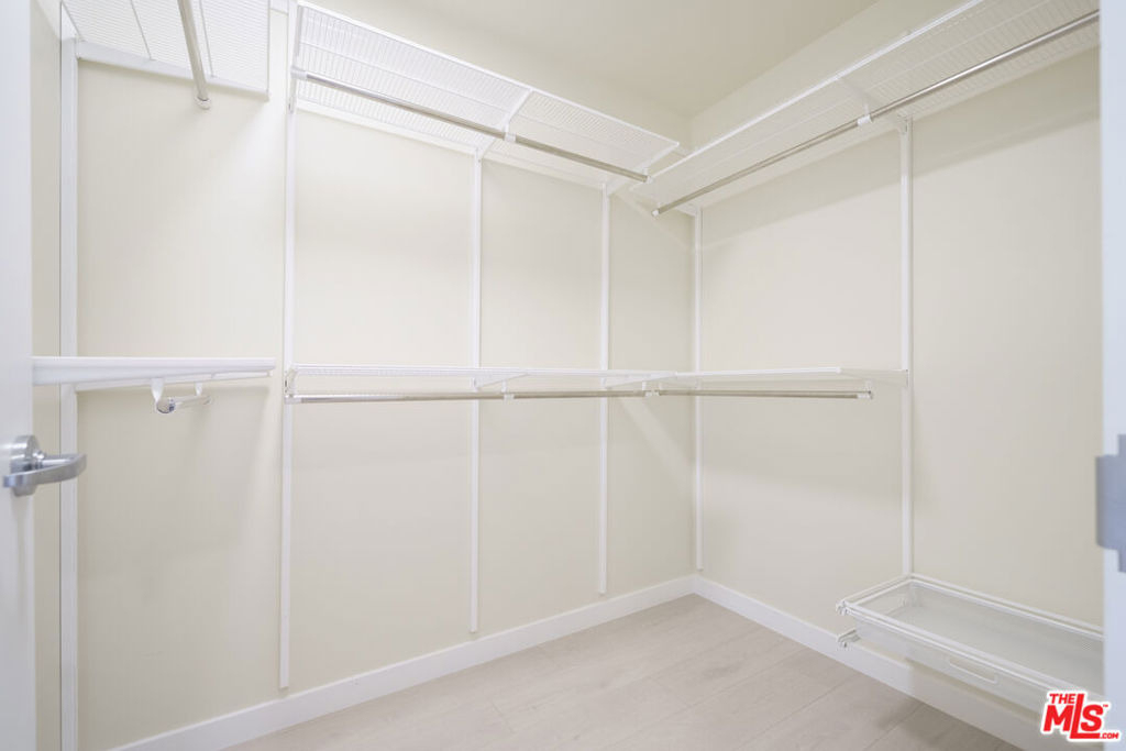 1100 S Hope Street - Photo 18