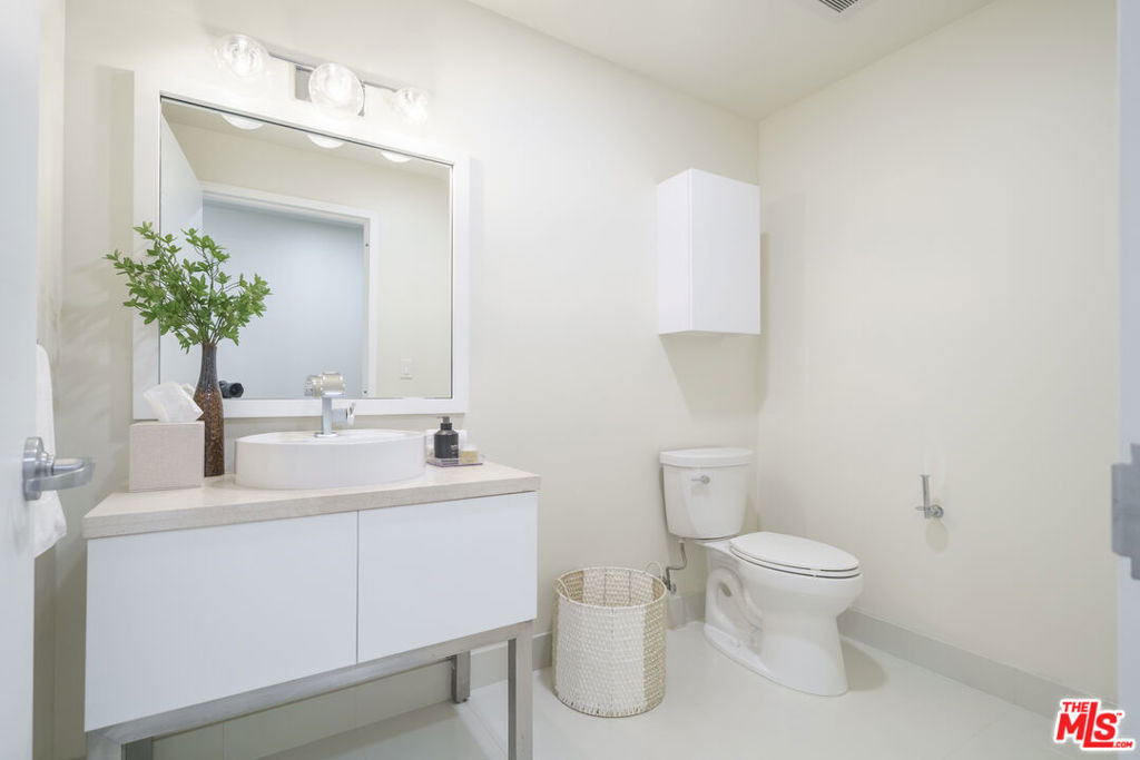 1100 S Hope Street - Photo 11