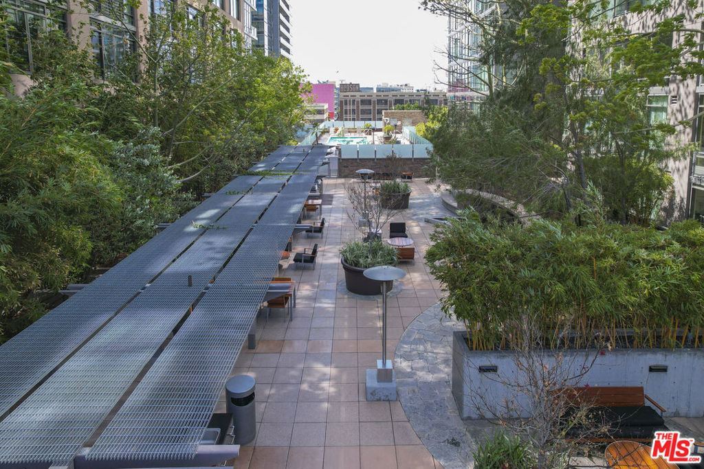 1100 S Hope Street - Photo 32