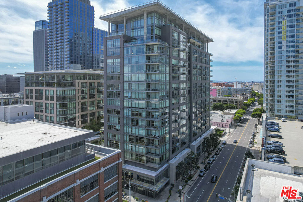 1100 S Hope Street - Photo 36