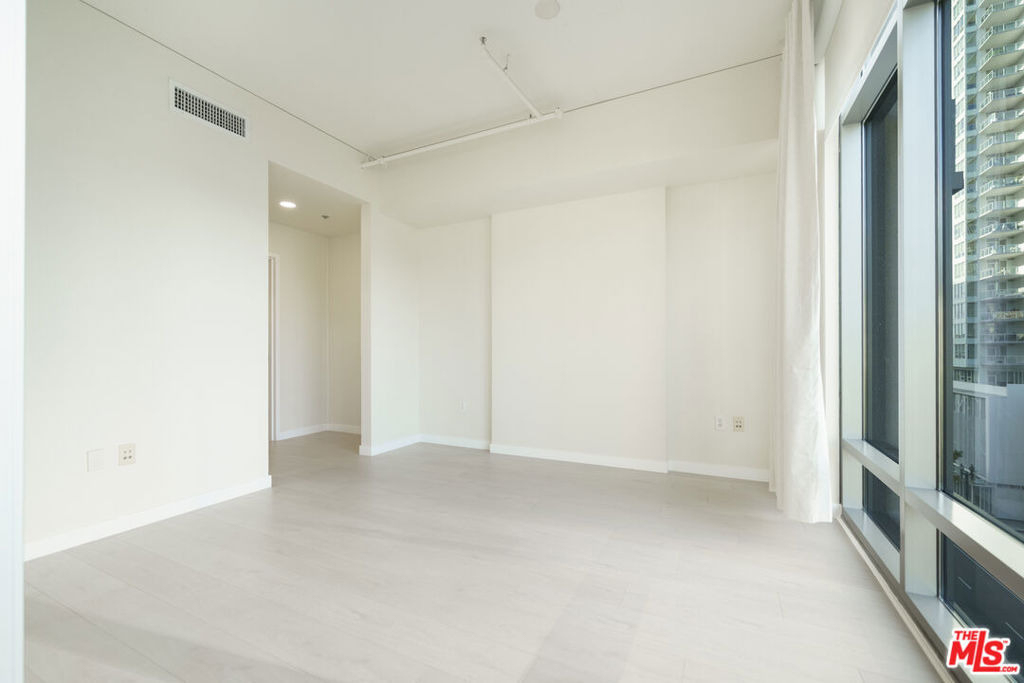 1100 S Hope Street - Photo 12