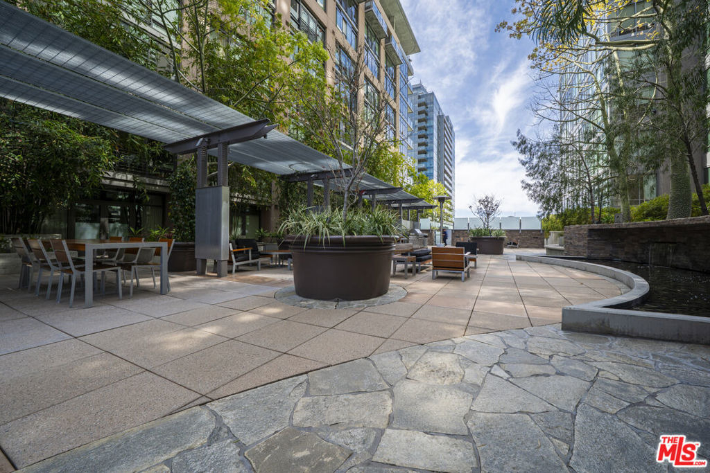 1100 S Hope Street - Photo 28