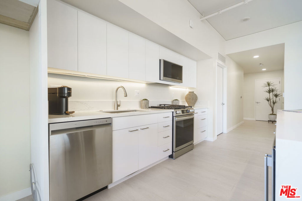1100 S Hope Street - Photo 7
