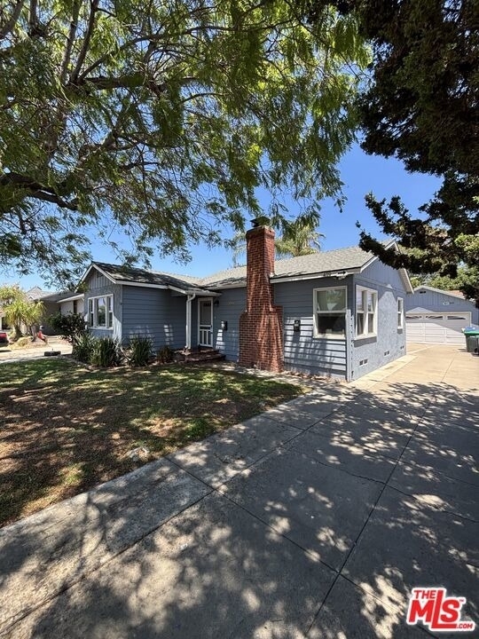 417 N Citrus Street - Photo 2