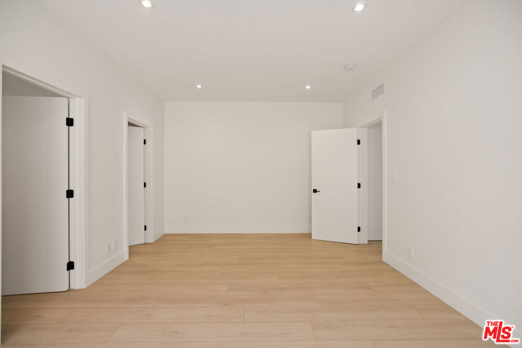 10630 Wilkins Avenue - Photo 8