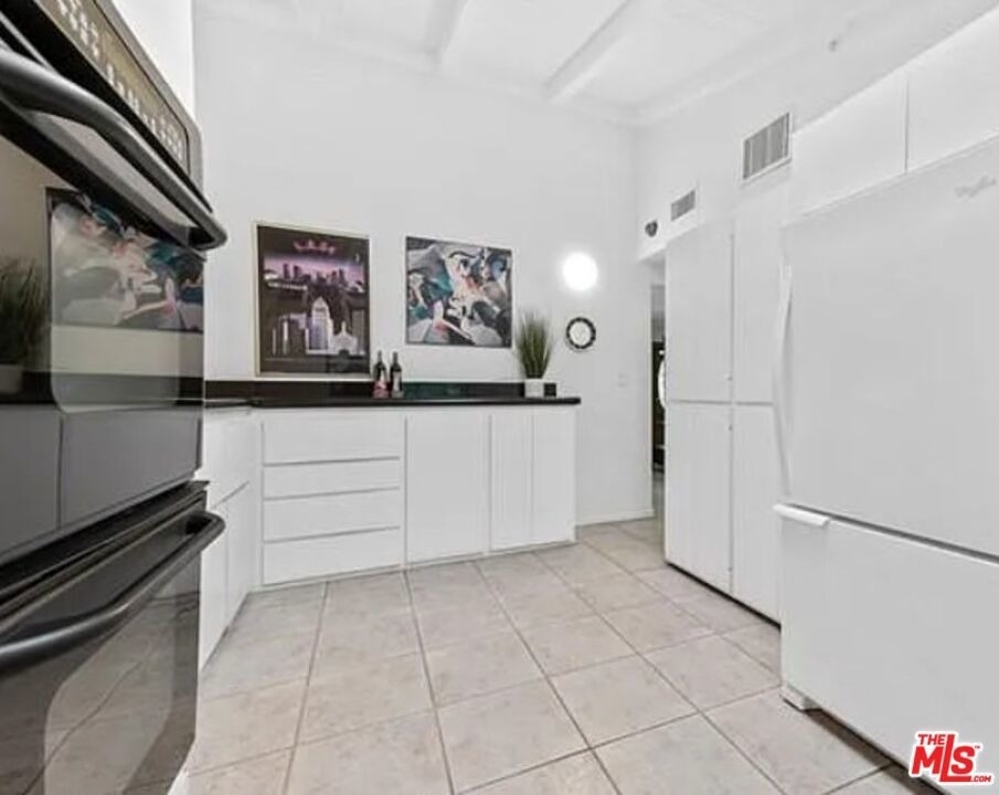 4363 Hayvenhurst Ave - Photo 28