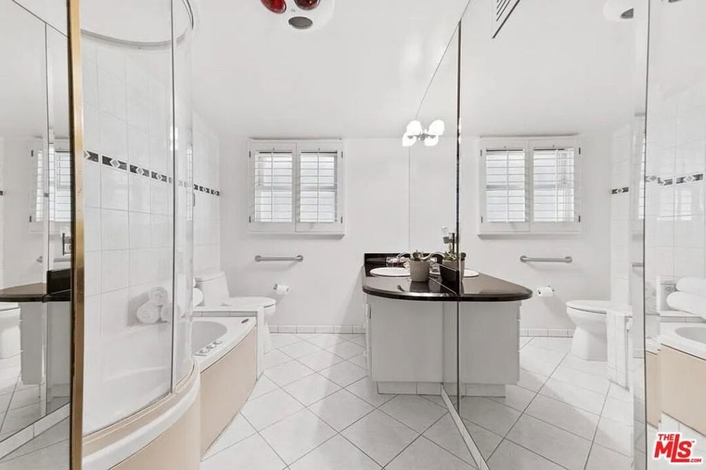 4363 Hayvenhurst Ave - Photo 14