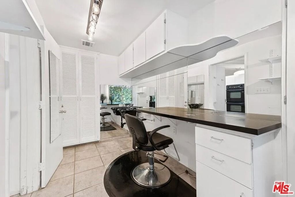 4363 Hayvenhurst Ave - Photo 16