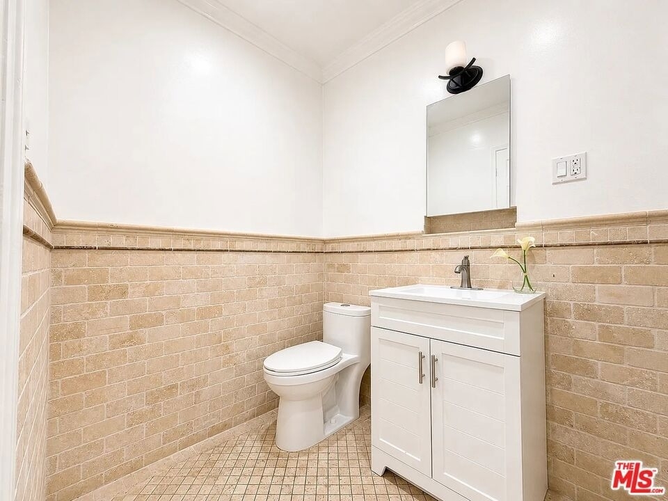 837 5th Street - Photo 11