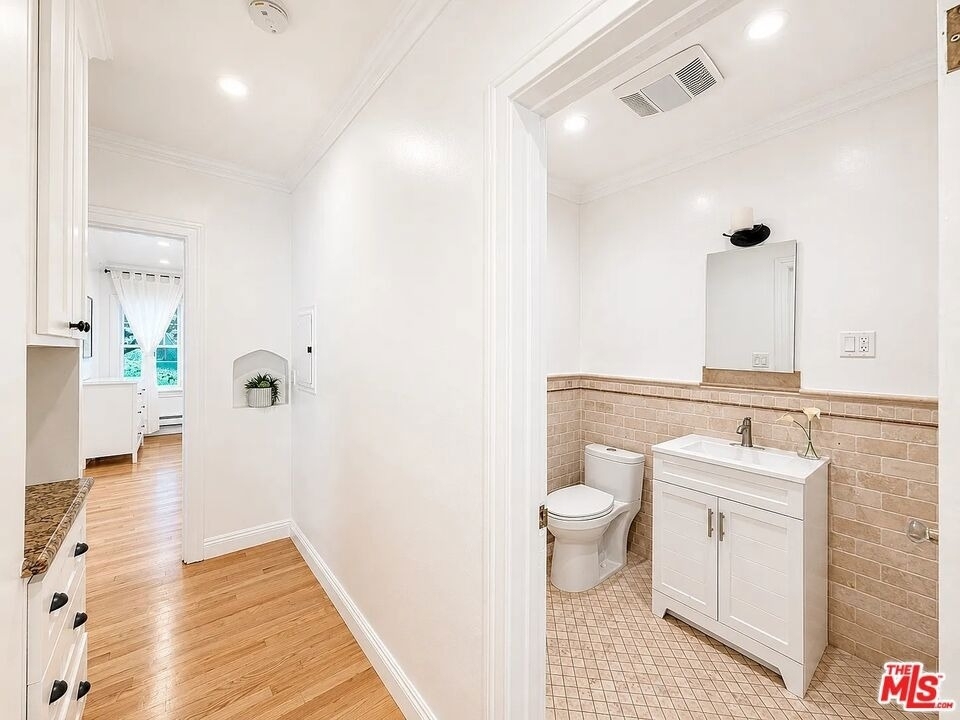 837 5th Street - Photo 10