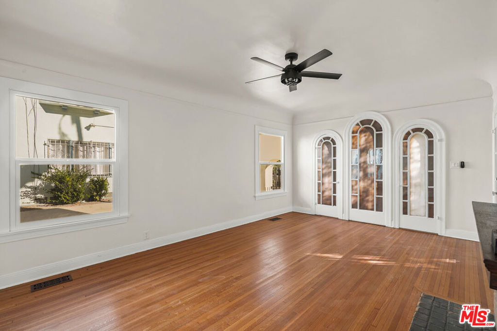 1815 Grace Avenue - Photo 4