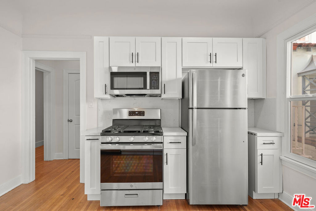 1815 Grace Avenue - Photo 8