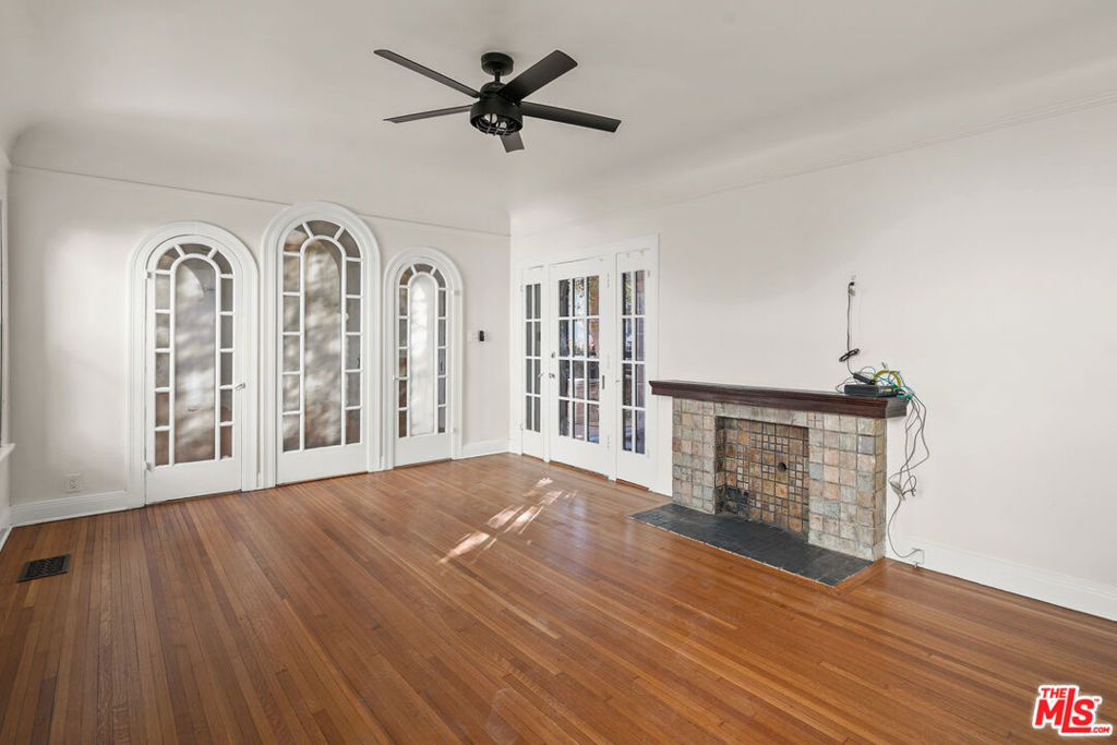 1815 Grace Avenue - Photo 3