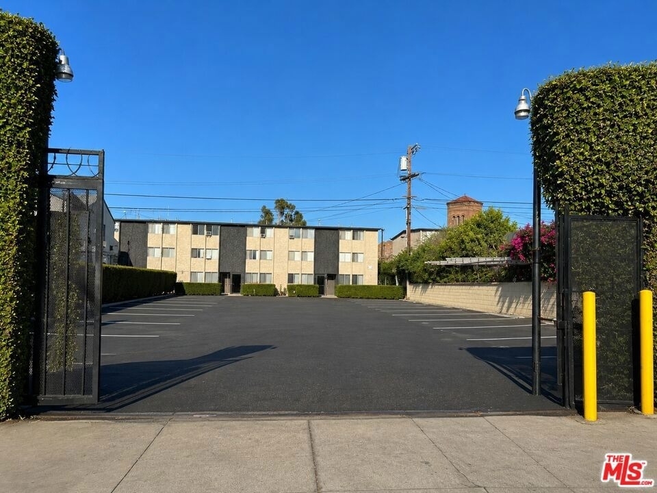 1337 S Hoover Street - Photo 22