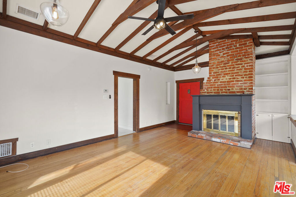 1821 Grace Avenue - Photo 2