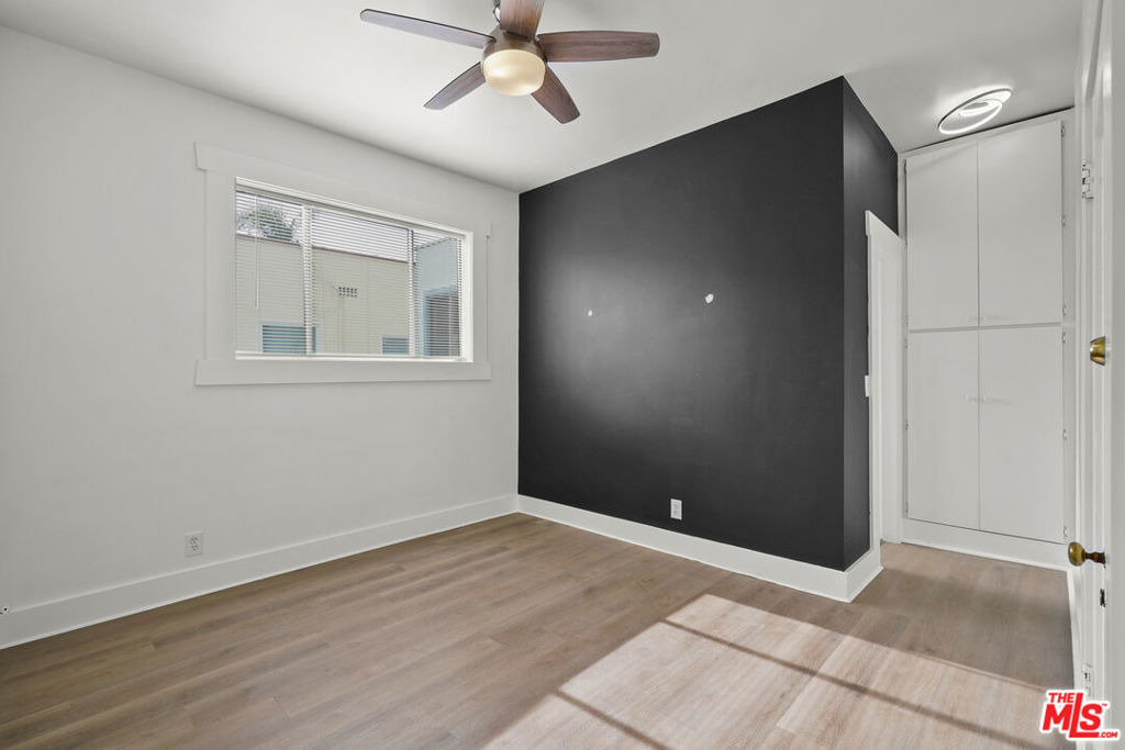 1821 Grace Avenue - Photo 33