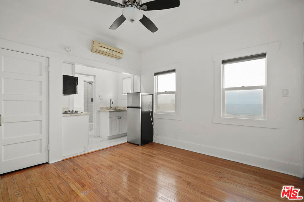 1821 Grace Avenue - Photo 26