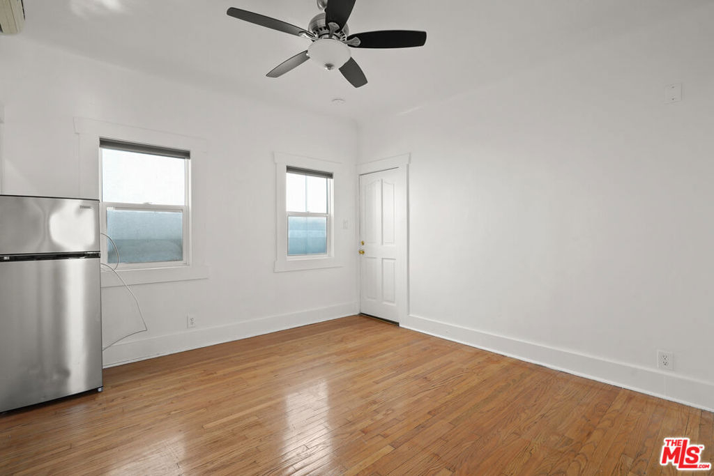 1821 Grace Avenue - Photo 8