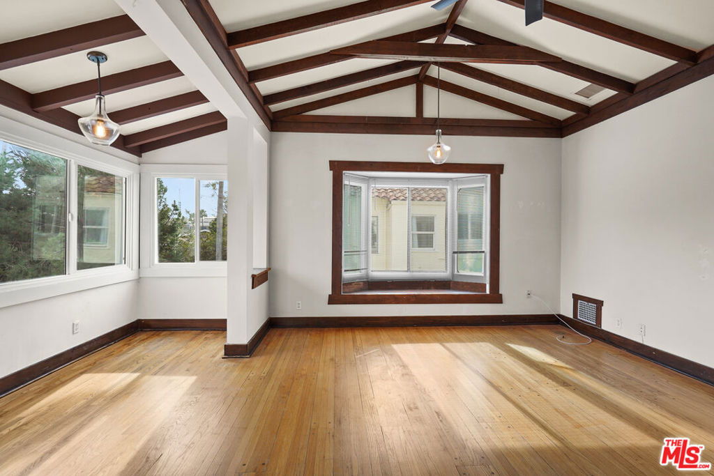 1821 Grace Avenue - Photo 17