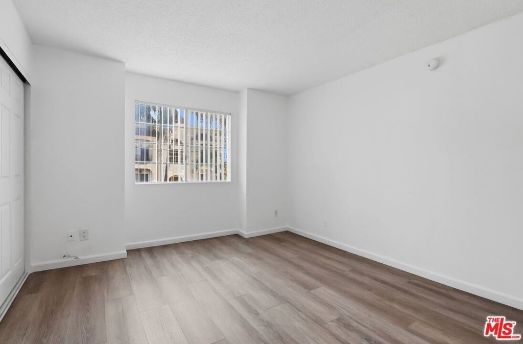 11015 Morrison Street - Photo 24