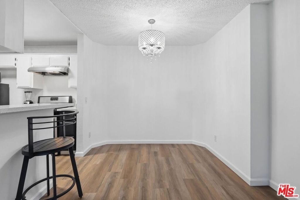 11015 Morrison Street - Photo 12