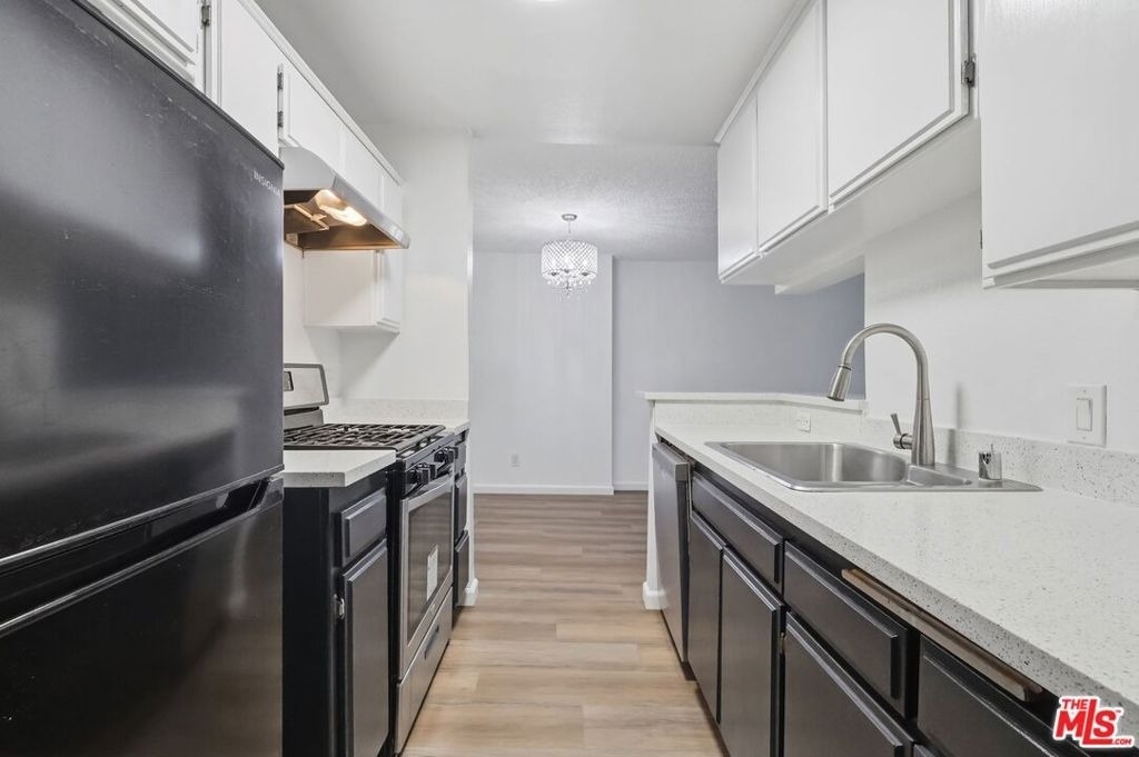 11015 Morrison Street - Photo 9