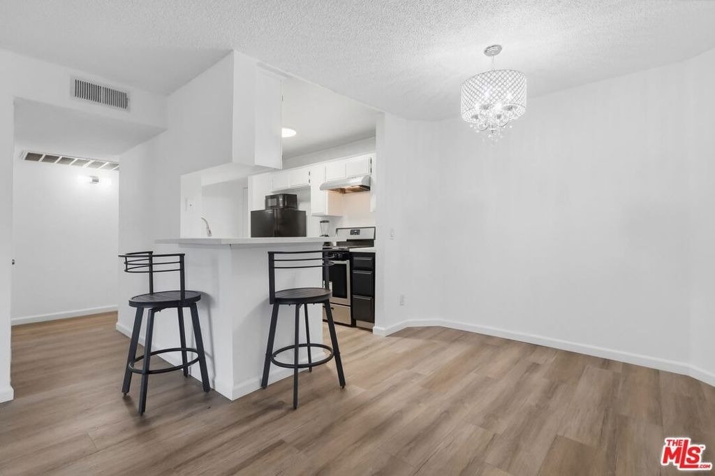 11015 Morrison Street - Photo 11