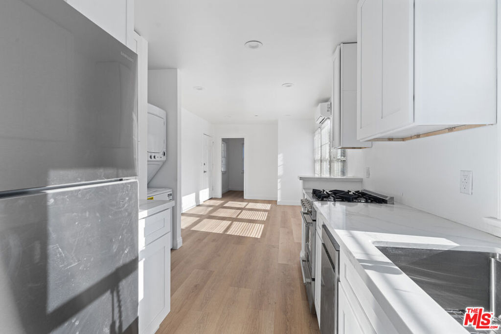 814 3rd Street - Photo 7