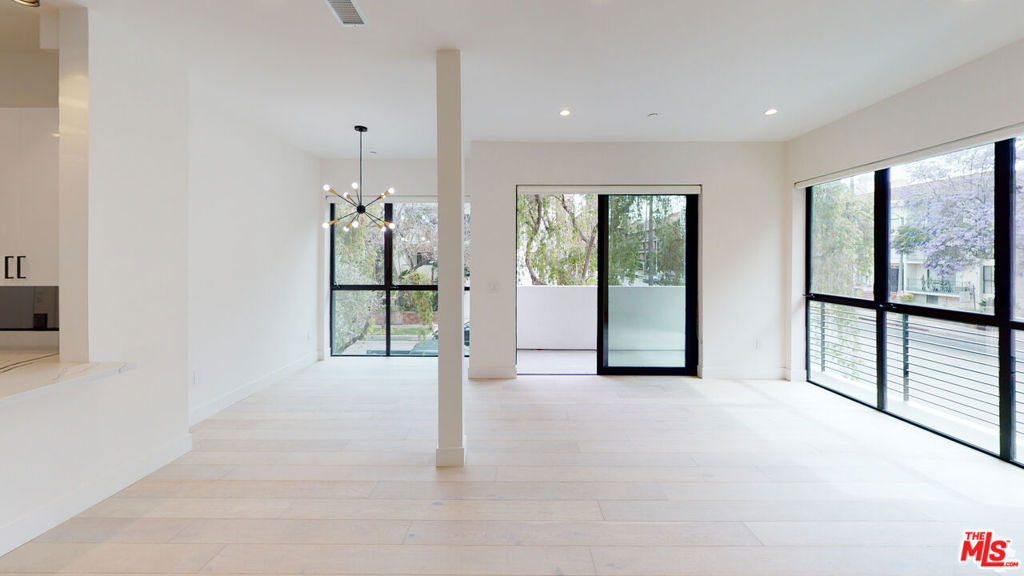 105 S Doheny Drive - Photo 12