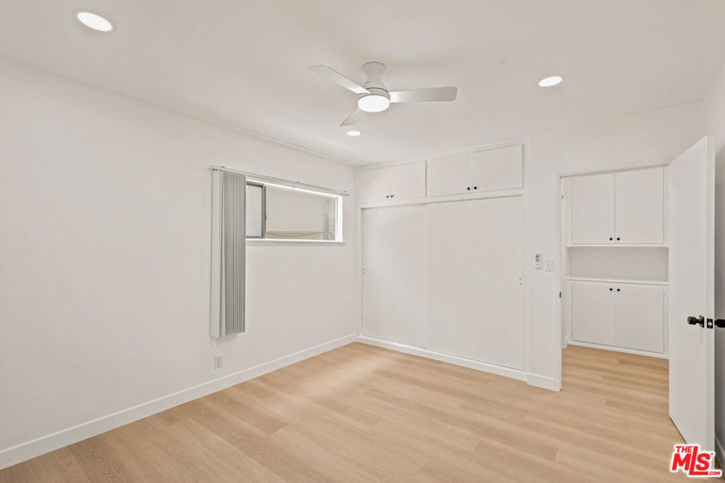 11825 Iowa Avenue - Photo 15