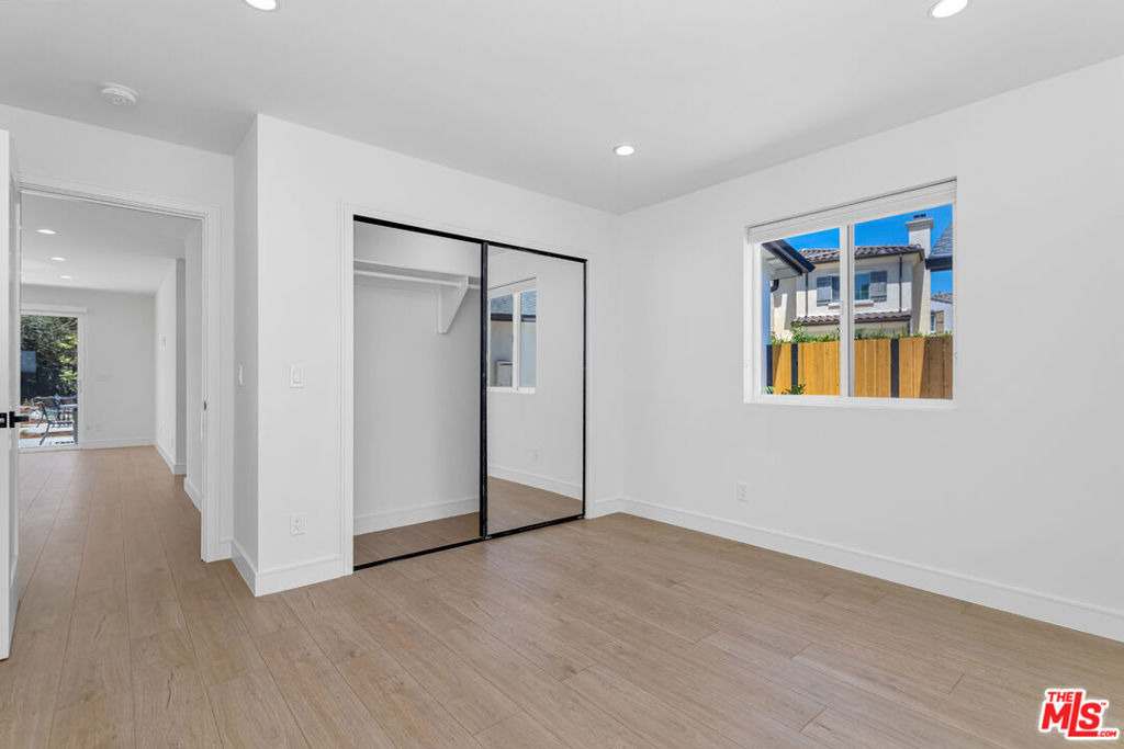 345 Genoa Street - Photo 26