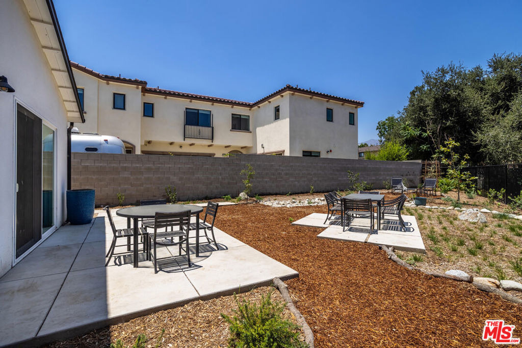 345 Genoa Street - Photo 36