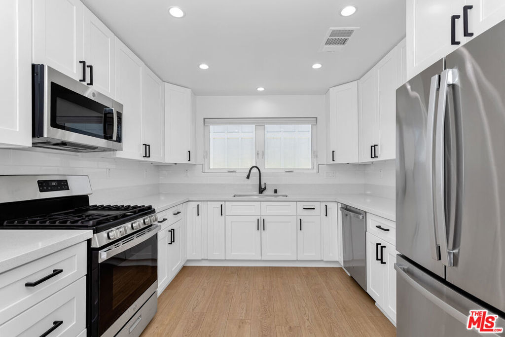 345 Genoa Street - Photo 14
